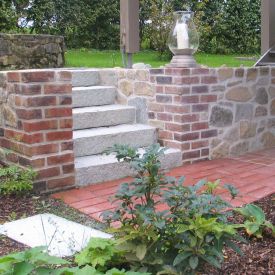 gartenmauer-treppe.jpg