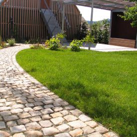 Gartenweg-einfassung.jpg
